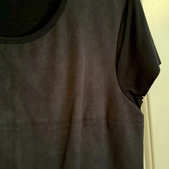 Vince Camuto Faux Suede Top - Picture 3 of 5